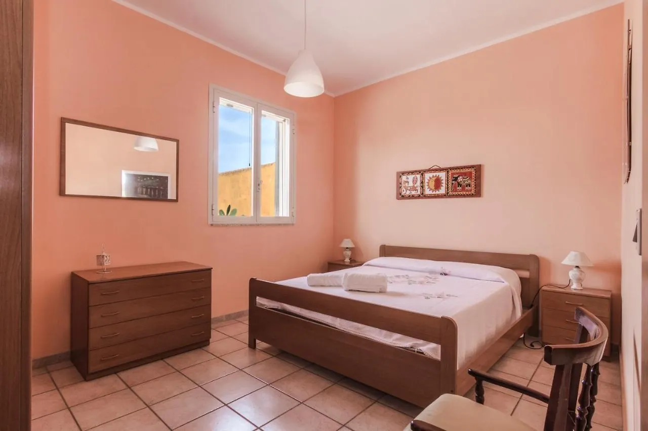 House With 3 Bedrooms In Pozzallo With Wonderful Sea View And Furnished Terrace 莫迪卡 度假居