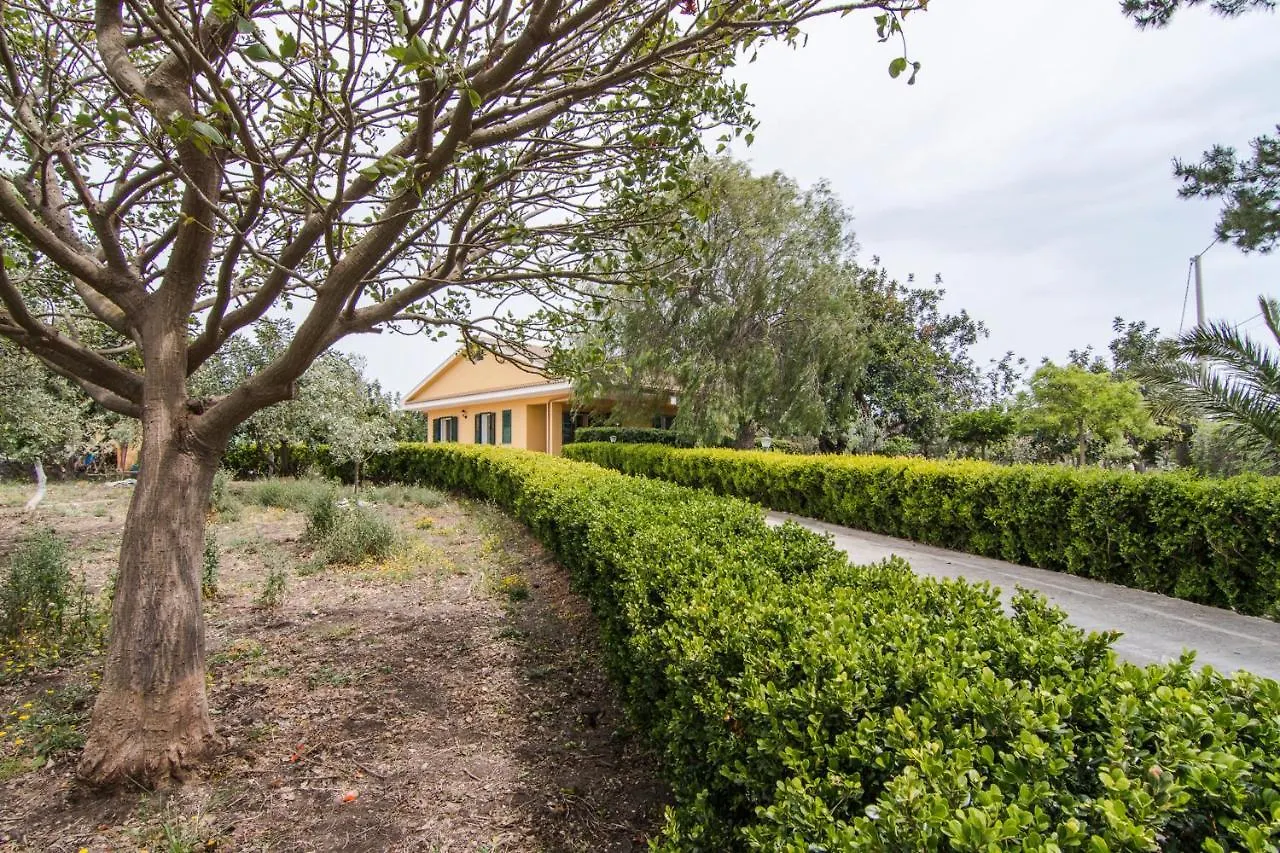 House With 3 Bedrooms In Pozzallo With Wonderful Sea View And Furnished Terrace 莫迪卡 度假居